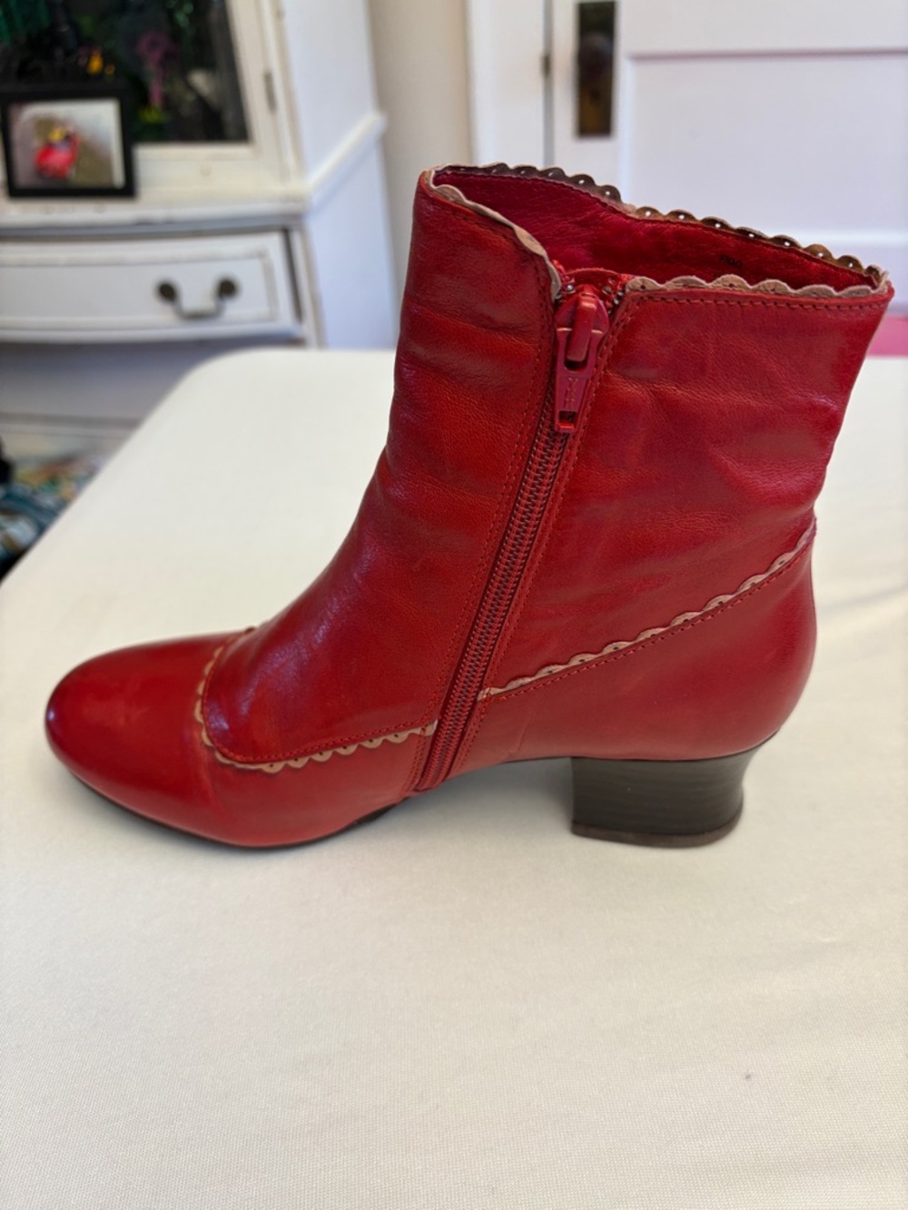 Miz Mooz New York City booties Fido style side zip 2” block heel Sz 6.5 NIB - Picture 3 of 8